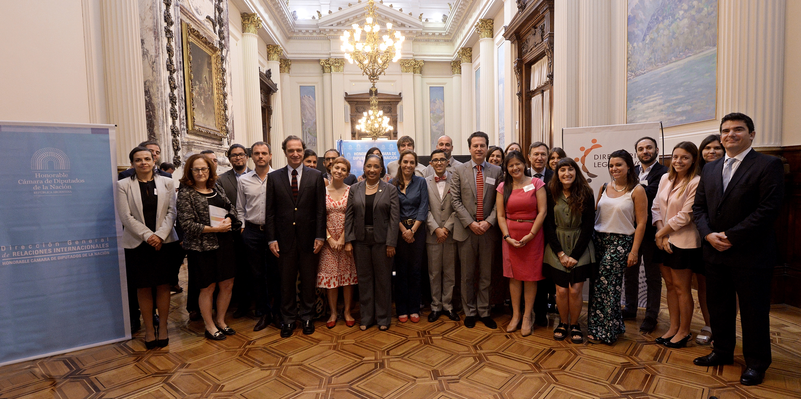 Debate sobre las “Oportunidades y Desafíos para un Parlamento Abierto”