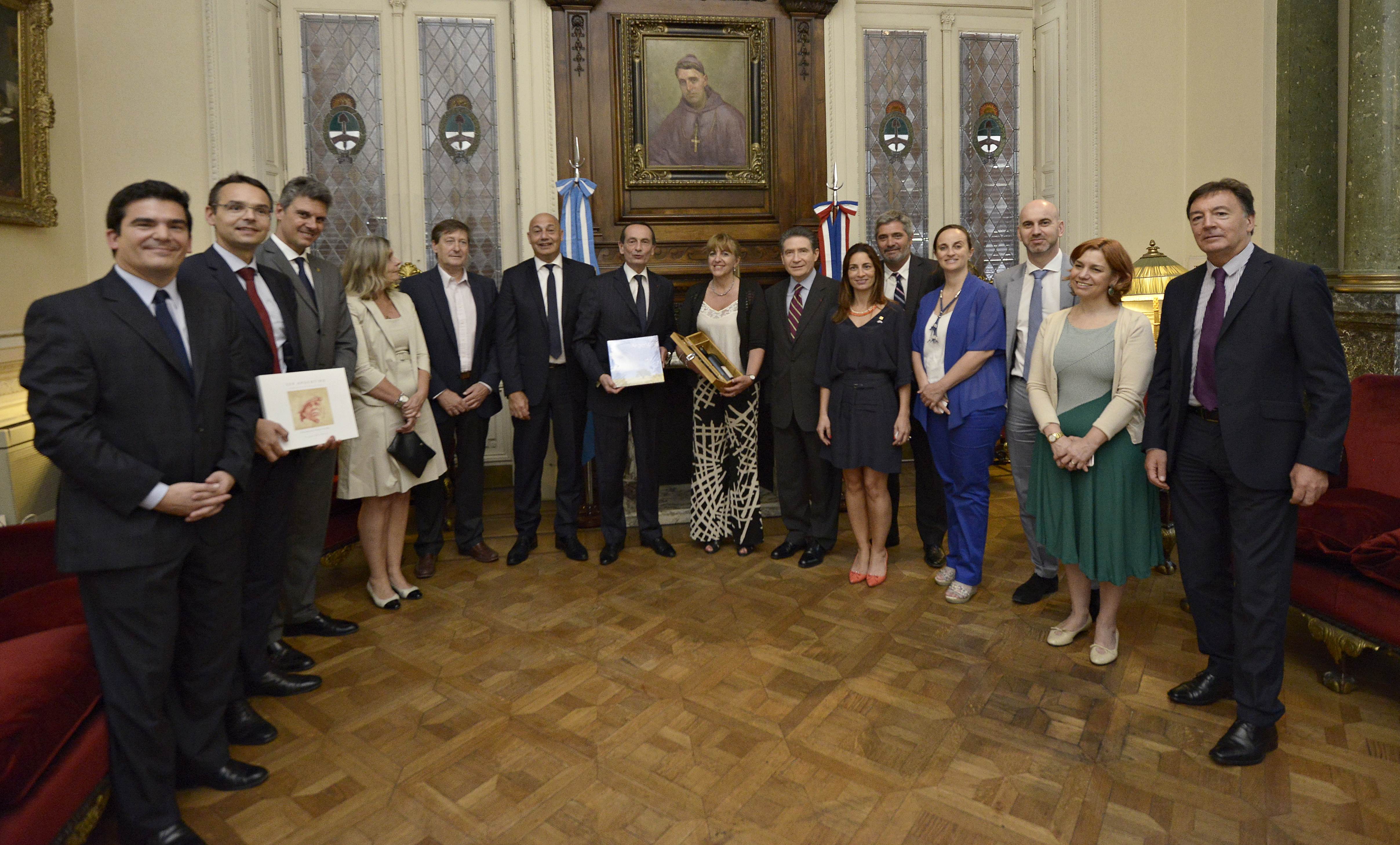 Visita de directivos de la empresa francesa Carrefour