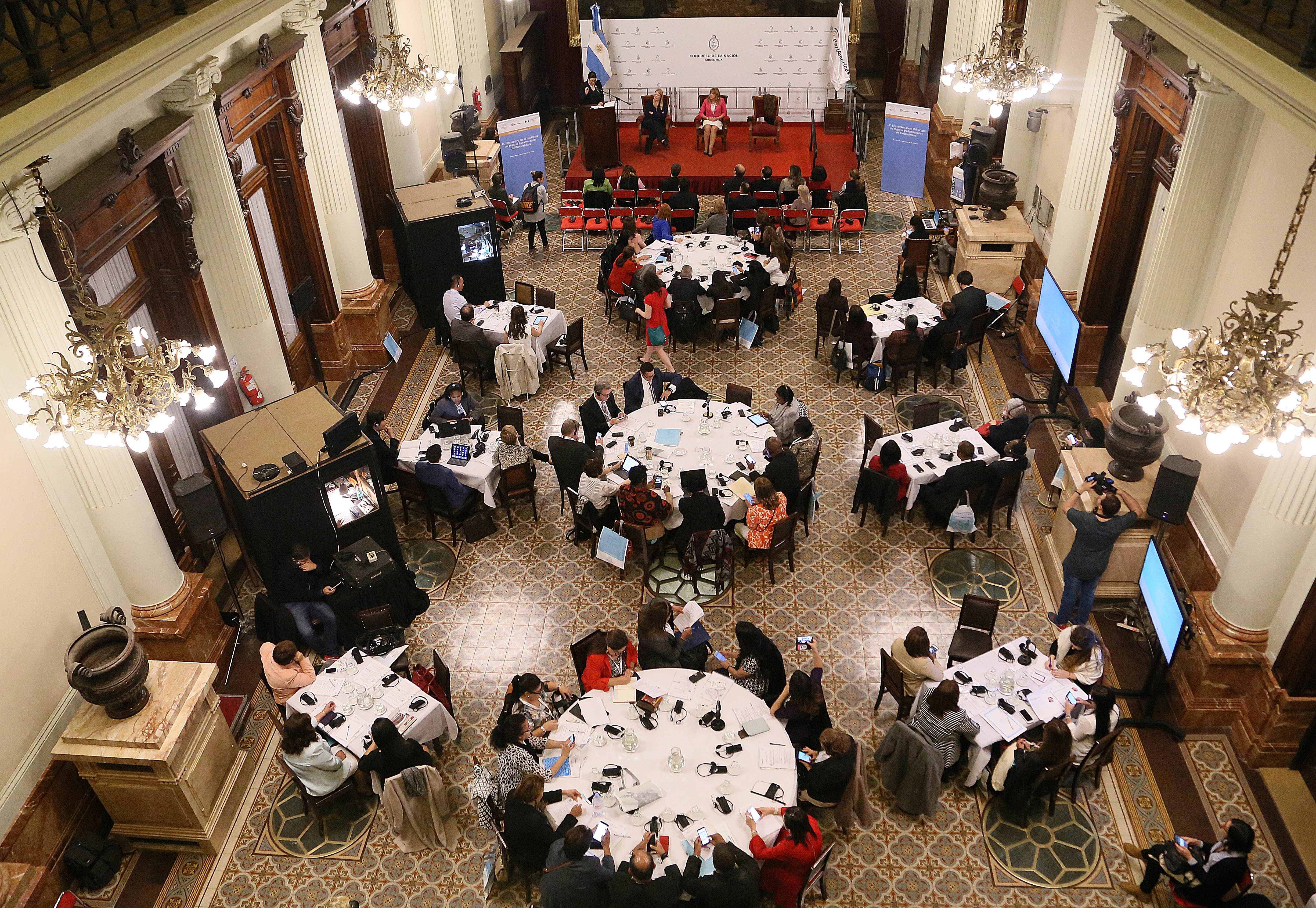 Encuentro internacional de mujeres parlamentarias