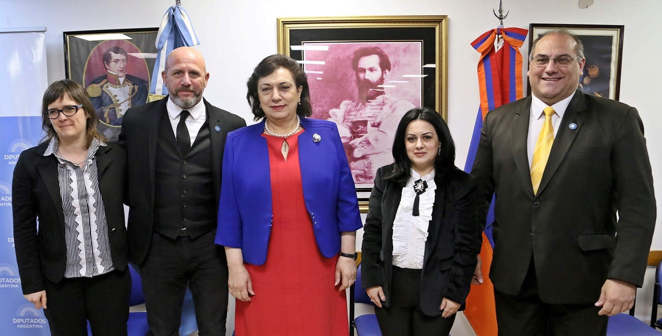 Diputados se reunieron con la Ministra de la Diaspora de la República de Armenia