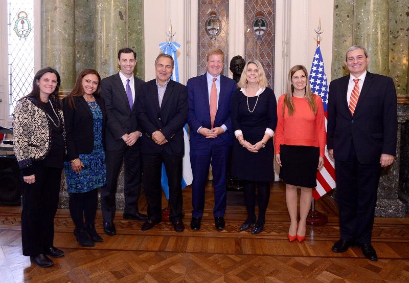 El Vicepresidente de la American Chamber of Commerce (AmCham), Myron Brilliant visitó la H. Cámara de Diputados de la Nación