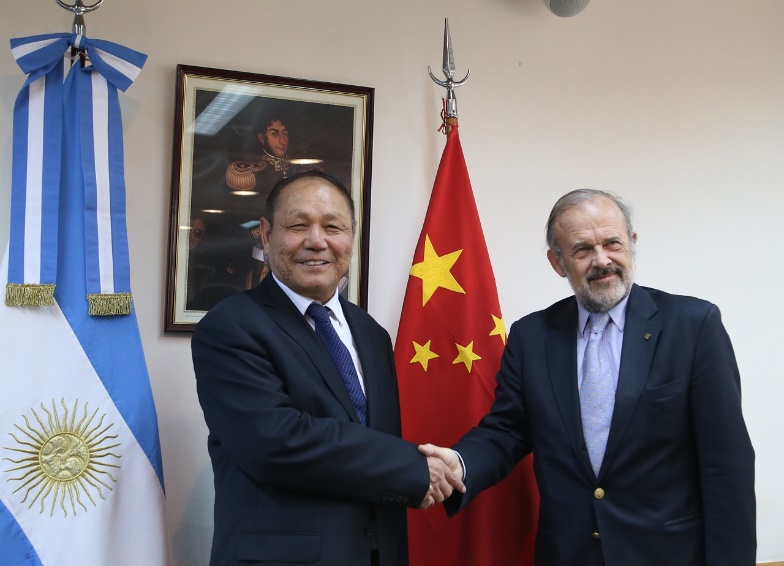 Visita de una delegación china