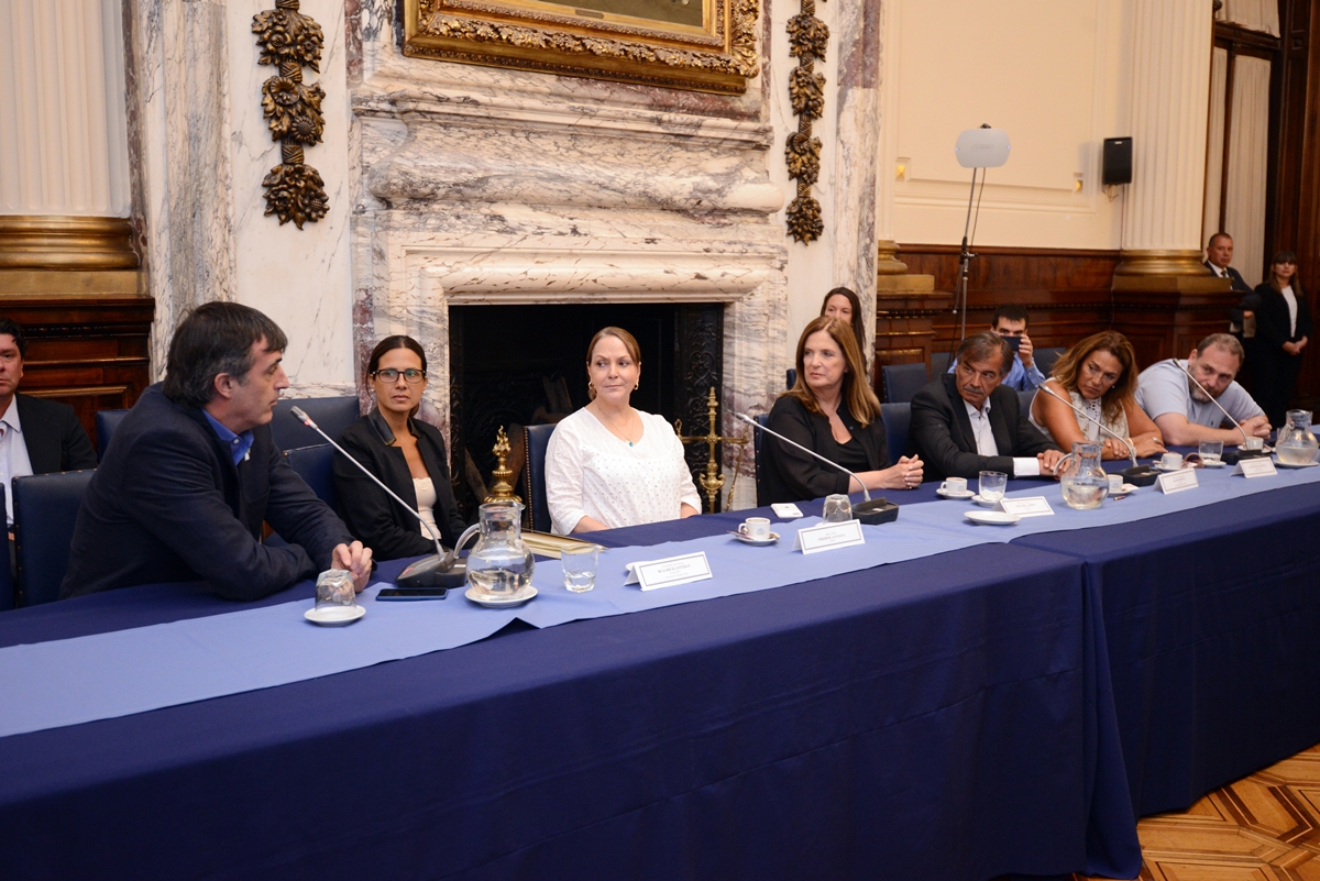 Diputados y Senadores se reunieron con el ex alcalde de Caracas, Antonio Ledezma