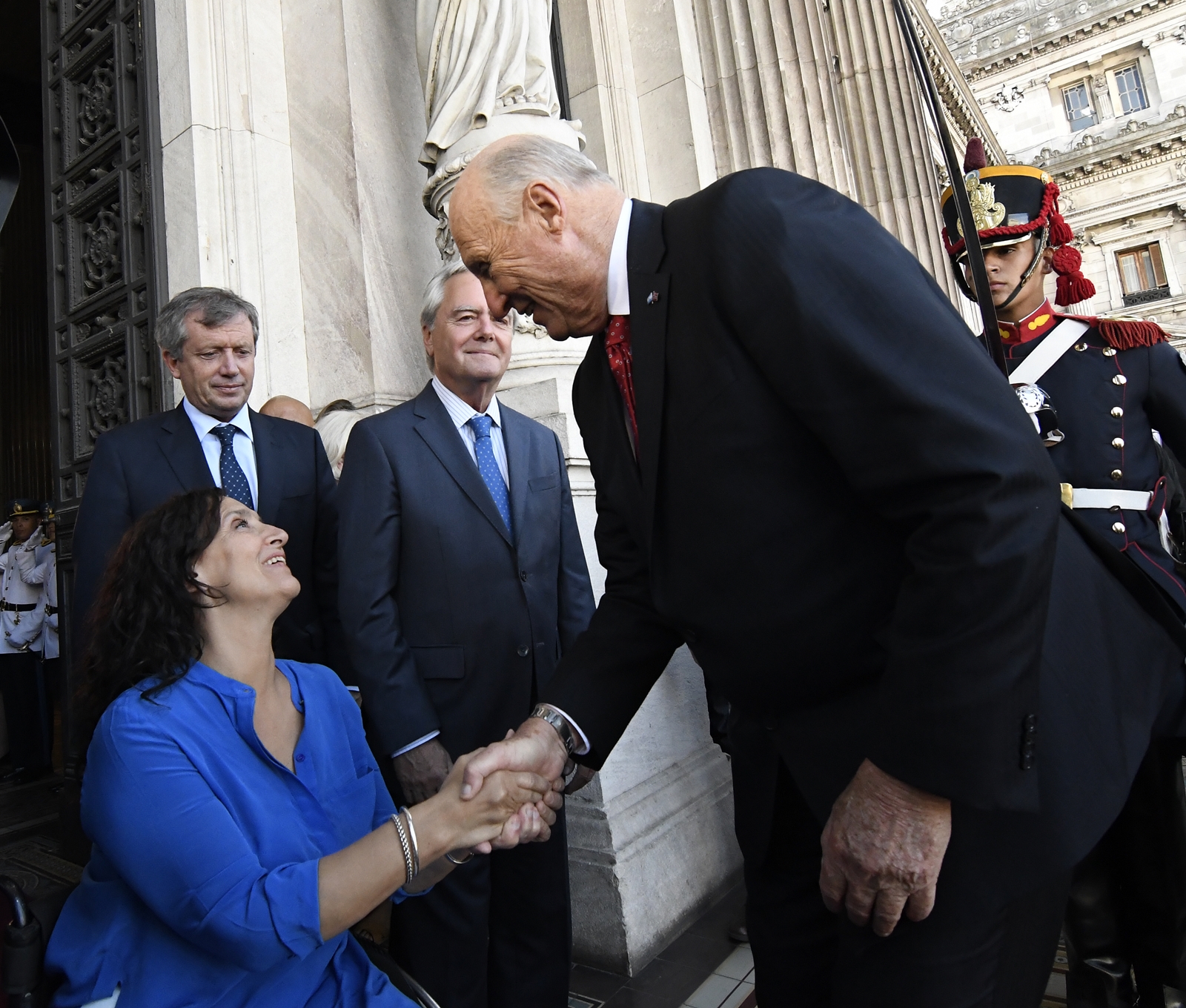 Los Reyes de Noruega visitaron el Congreso y fueron recibidos por Michetti y Monzó