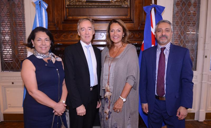 S.E. Noel Campbell, junto a un empresario australiano, fueron recibidos por la Diputada Nacional Marcela Campagnoli