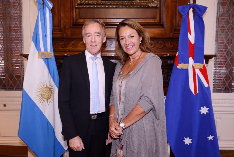 S.E. Noel Campbell, junto a un empresario australiano, fueron recibidos por la Diputada Nacional Marcela Campagnoli