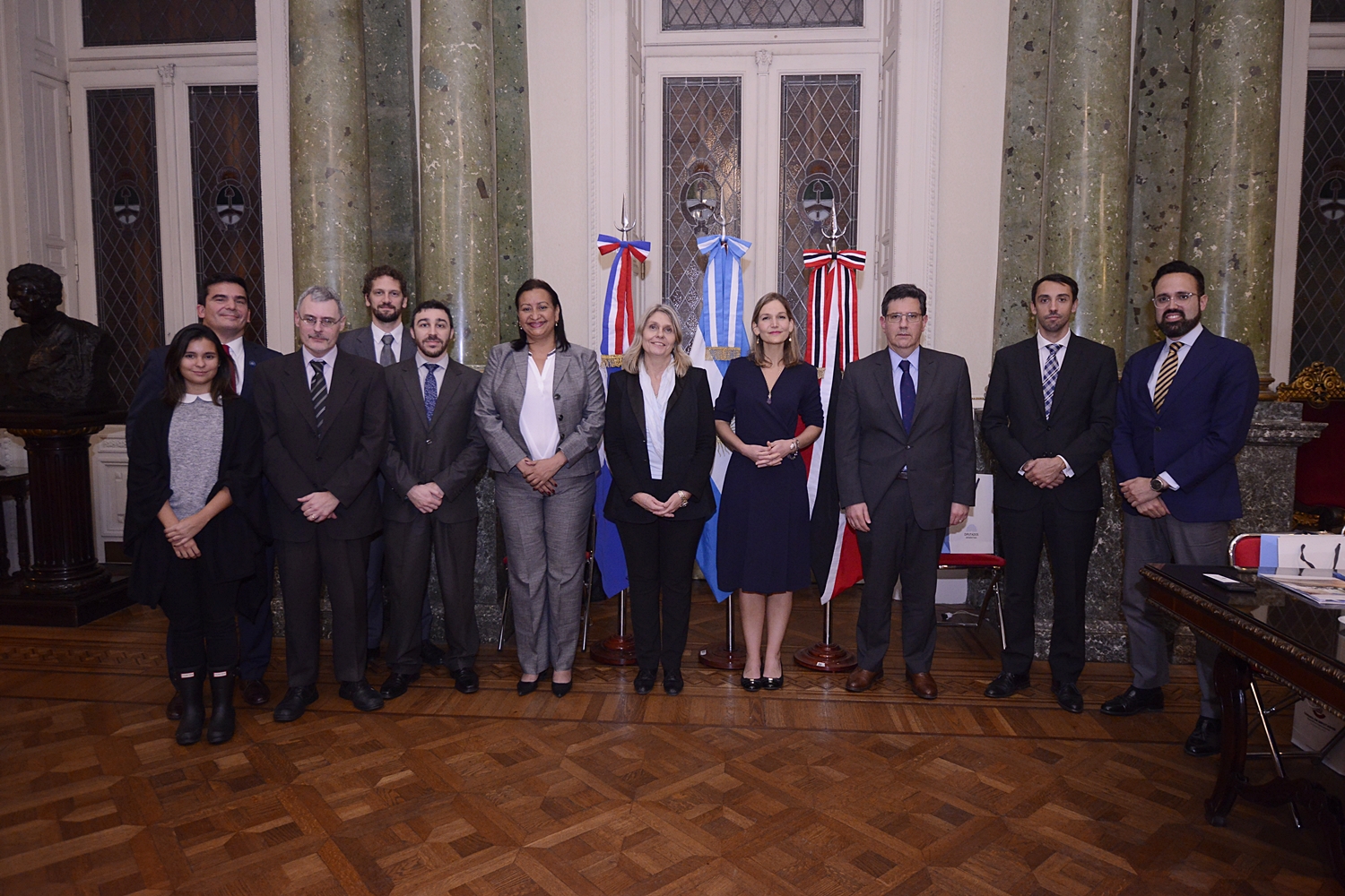 La Diputada Cornelia Schmidt Liermann junto a la Diputada de República Dominicana Annie Báez y la Senadora de Trinidad y Tobago Jennifer Raffoul