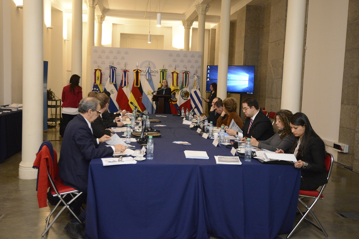 Jacqueline Peillard García Directora de Asuntos Internacionales Cámara de Diputados de la República de Chile  Juan de Dios Cincunegui Director General de Diplomacia Parlamentaria, Cooperación Internacional y Culto Presidencia - H. Cámara de Diputados de la República Argentina  Juan Oses Subdirector de Asuntos Internacionales Senado de la República de Chile  Luciana Términe Directora de Diplomacia Parlamentaria y Cooperación Internacional Presidencia - H. Cámara de Diputados de la República Argentina  Luis Ochoa Terán Director Estratégico de Relaciones Internacionales Asamblea Nacional de la República Bolivariana de Venezuela  Mariano Ferrero Investigador de la Biblioteca Nacional Congreso de la República de Chile  Mariella Franz Directora Ejecutiva de la Fundación Hanns Seidel Argentina  Oscar Piquinella de Campo Jefe del Departamento de Relaciones Internacionales Cámara de Representantes de la República Oriental del Uruguay  Patricia Nogueira Asesora de la Presidencia Cámara de Diputados de la República Federativa del Brasil