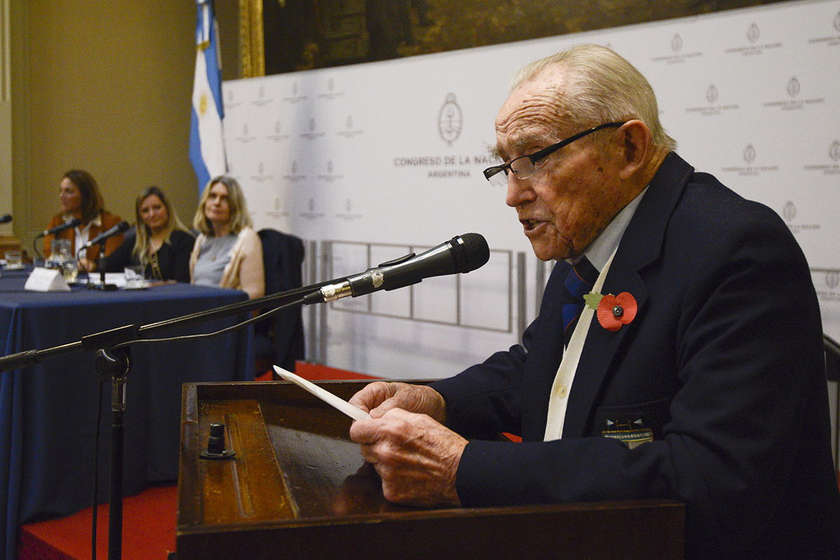 Se realizó un homenaje a voluntarios argentinos que combatieron en la Segunda Guerra Mundial