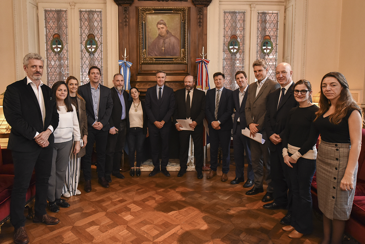 Diputados Nacionales se reunieron con un académico internacional para analizar el fortalecimiento parlamentario