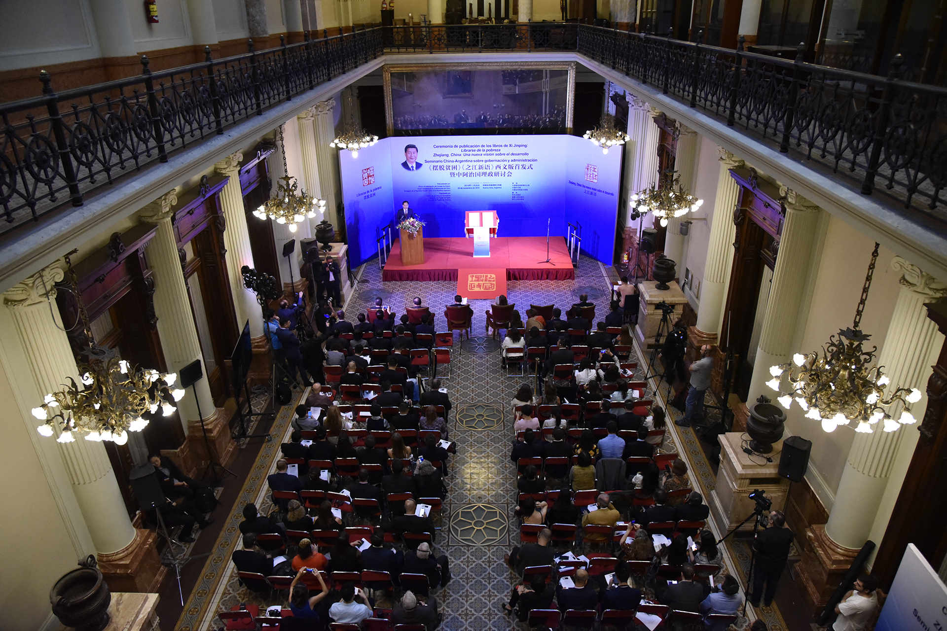 Se presentaron dos libros del Presidente de la República Popular China, Xi Jinping, traducidos al español