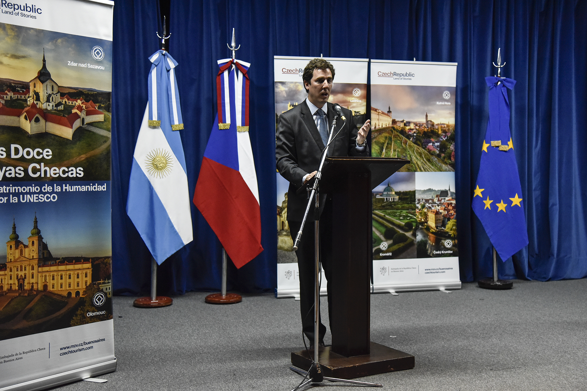 Inauguración de una muestra sobre patrimonio artístico y cultural de la República Checa