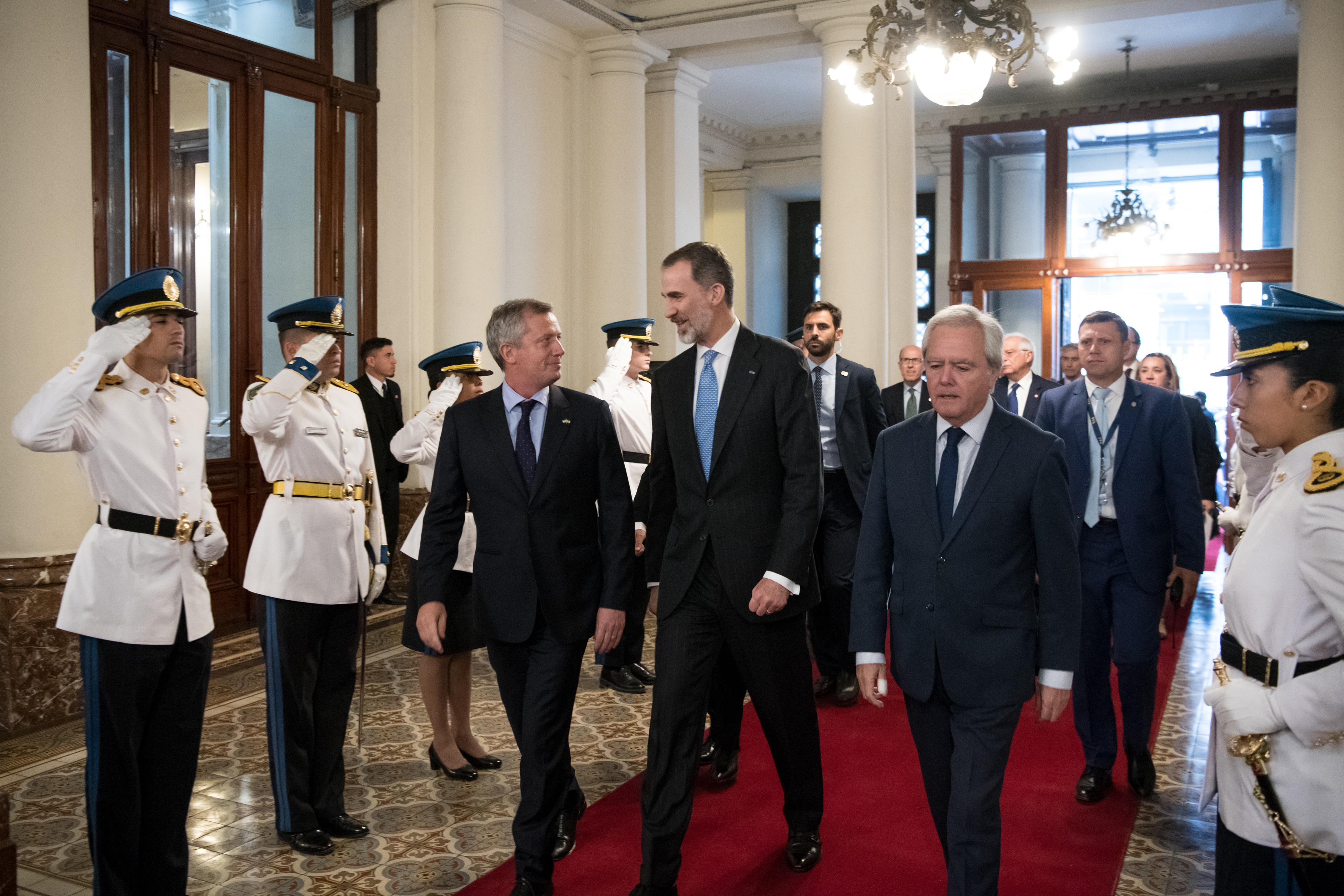 El Congreso recibió con honores al Rey de España, quien se reunió con Diputados y Senadores