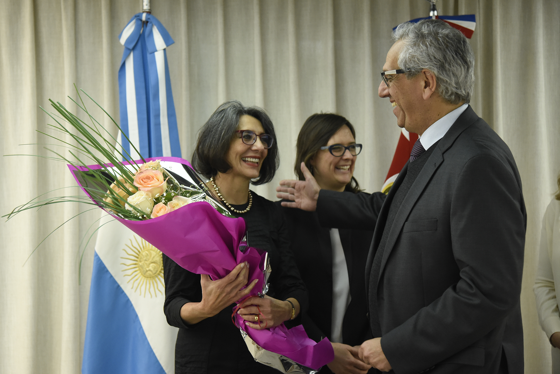 Diputados despiden a la Embajadora de la República de Costa Rica en el país