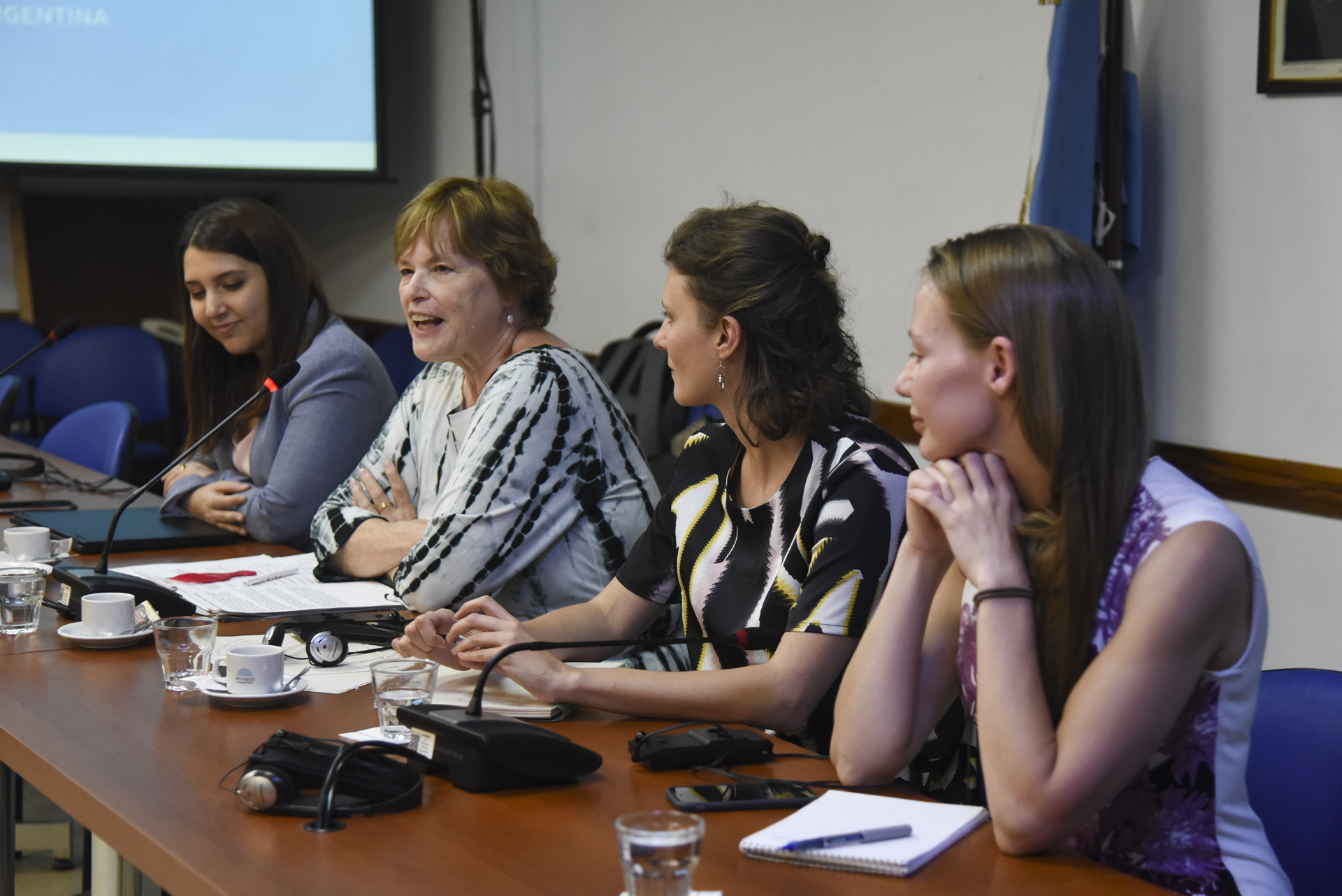 La HCDN dialogó con una referente estadounidense sobre los derechos de la mujer