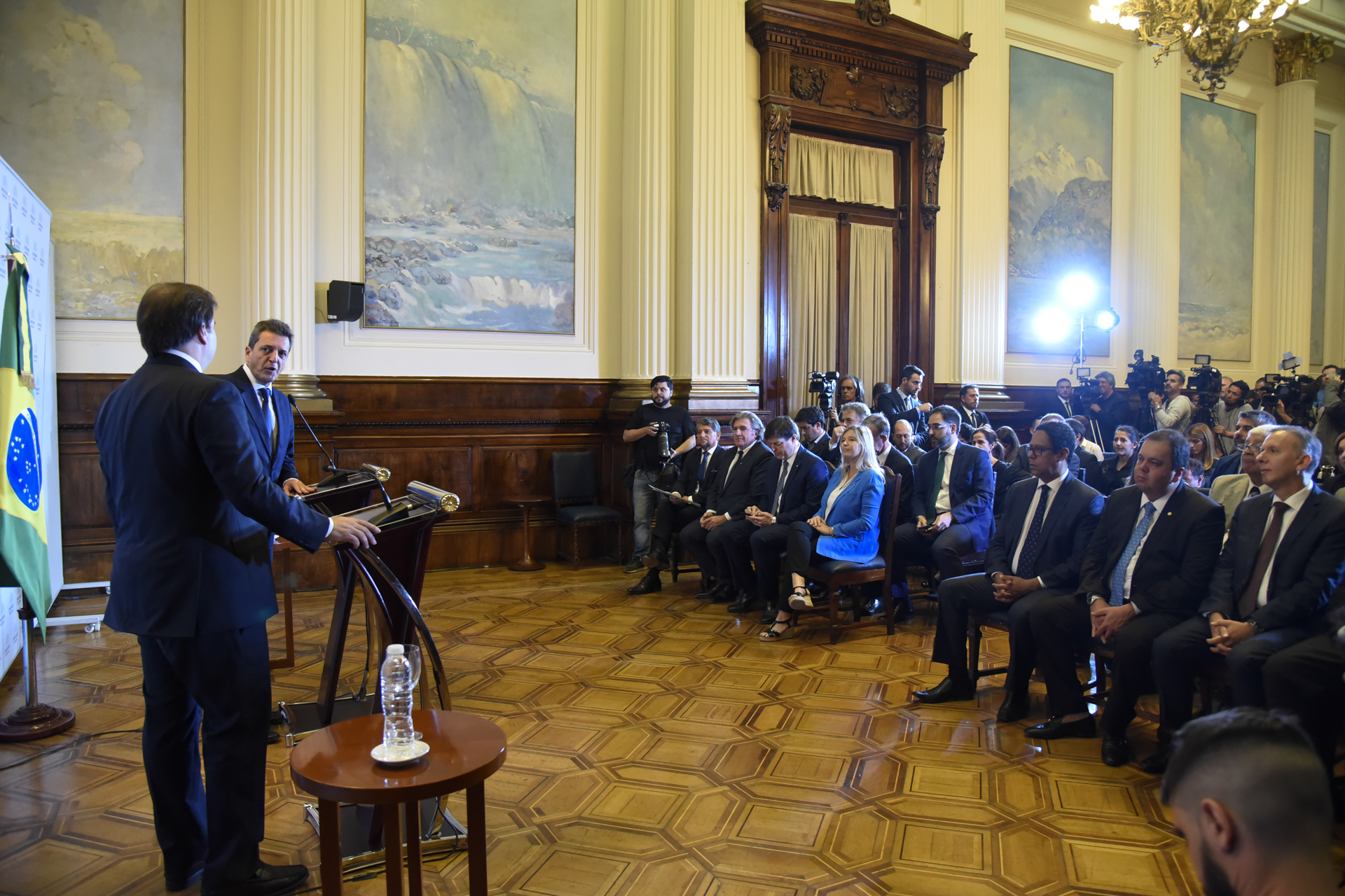 Massa recibió al Presidente de la Cámara de Diputados del Brasil junto a los jefes de bloques