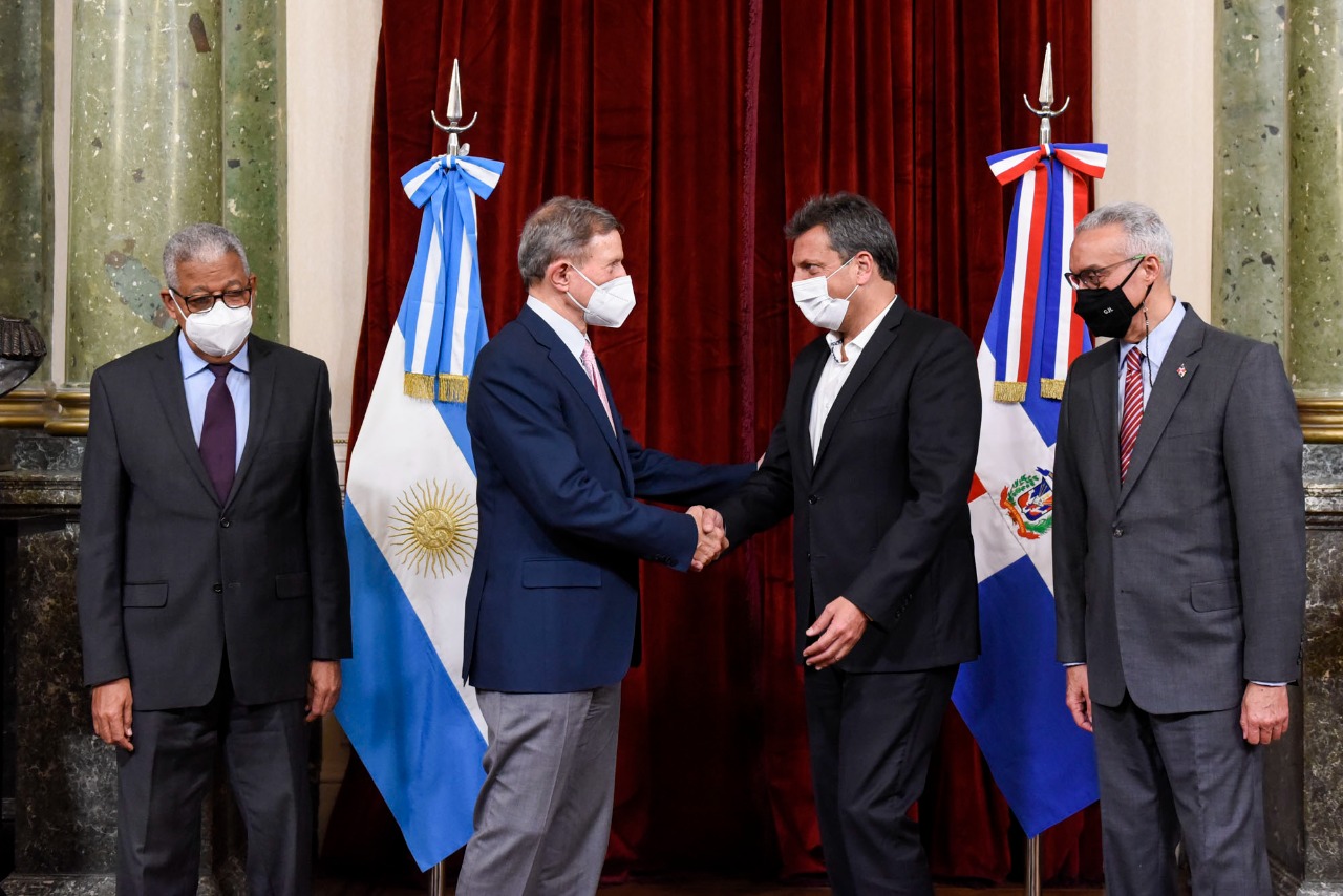 Encuentro de trabajo entre el Presidente de la HCDN y el Canciller de República Dominicana