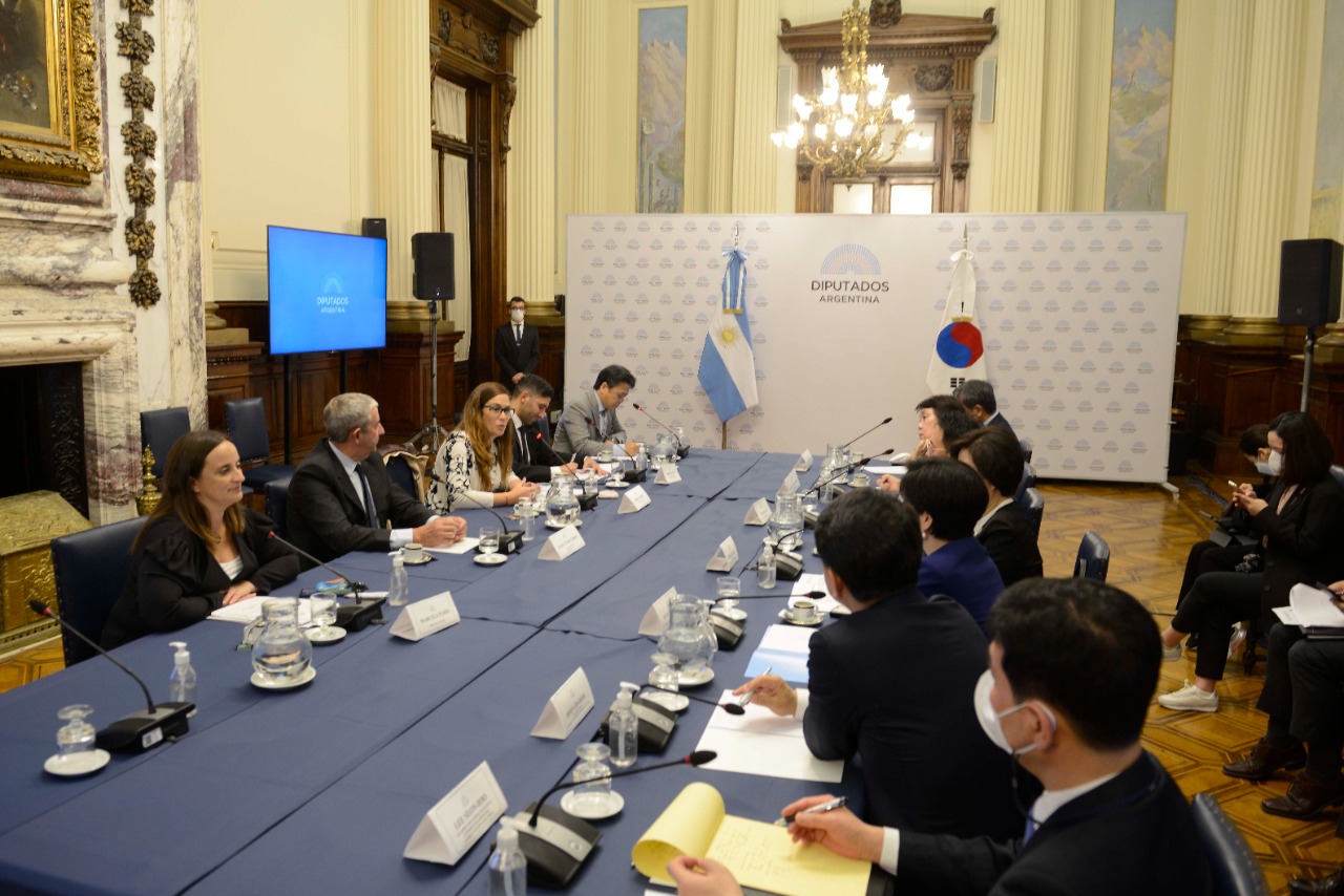 La Vicepresidenta de la Asamblea Nacional de Corea, Kim Sang-Hee, visitó la Cámara de Diputados en el marco del 60º aniversario de las relaciones diplomáticas