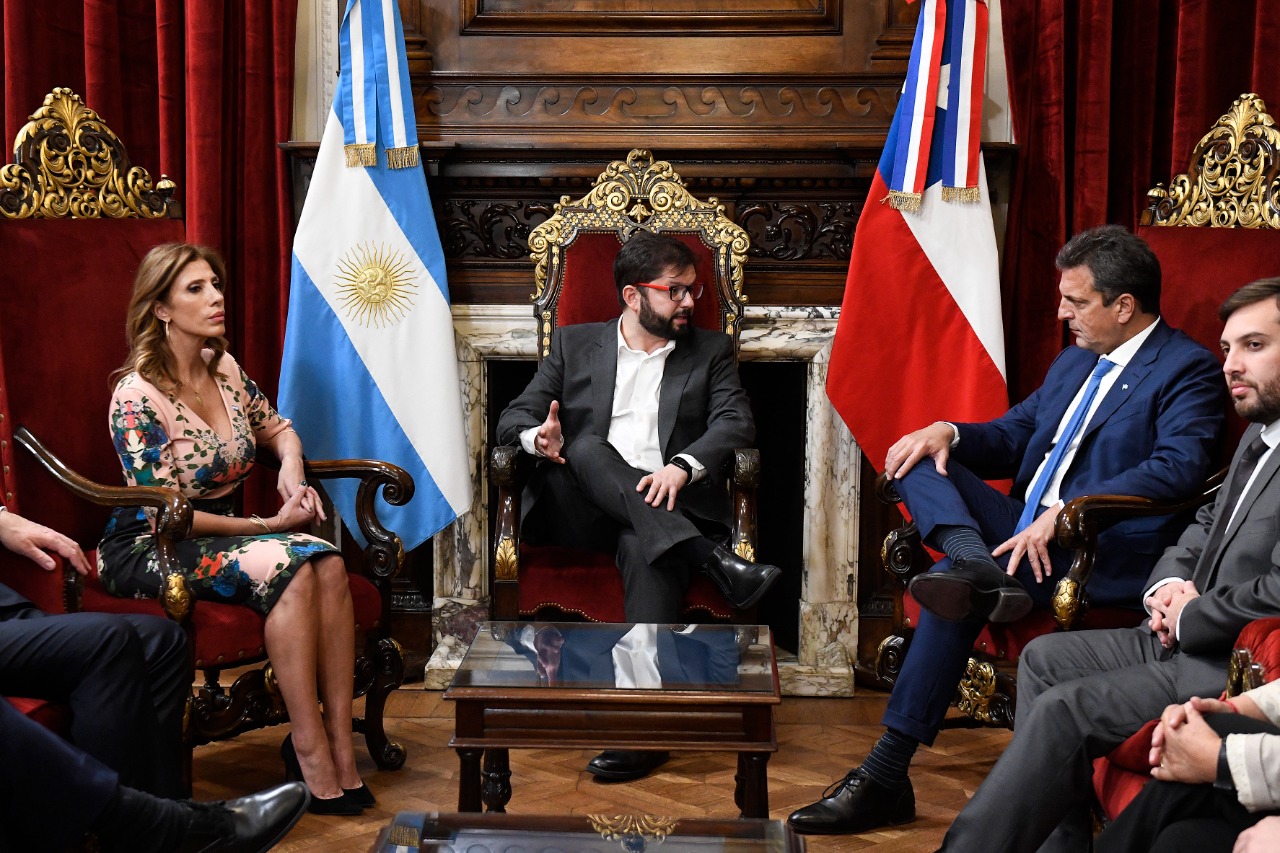 El nuevo presidente de Chile fue recibido en el Congreso