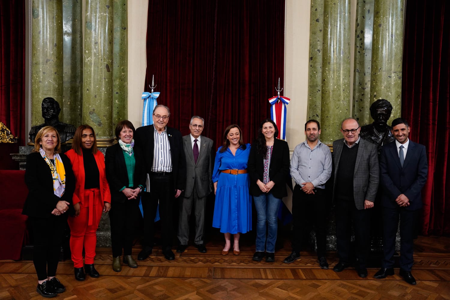 Cecilia Moreau recibió al embajador de Cuba para trabajar en la agenda bilateral y fortalecer los vínculos parlamentarios