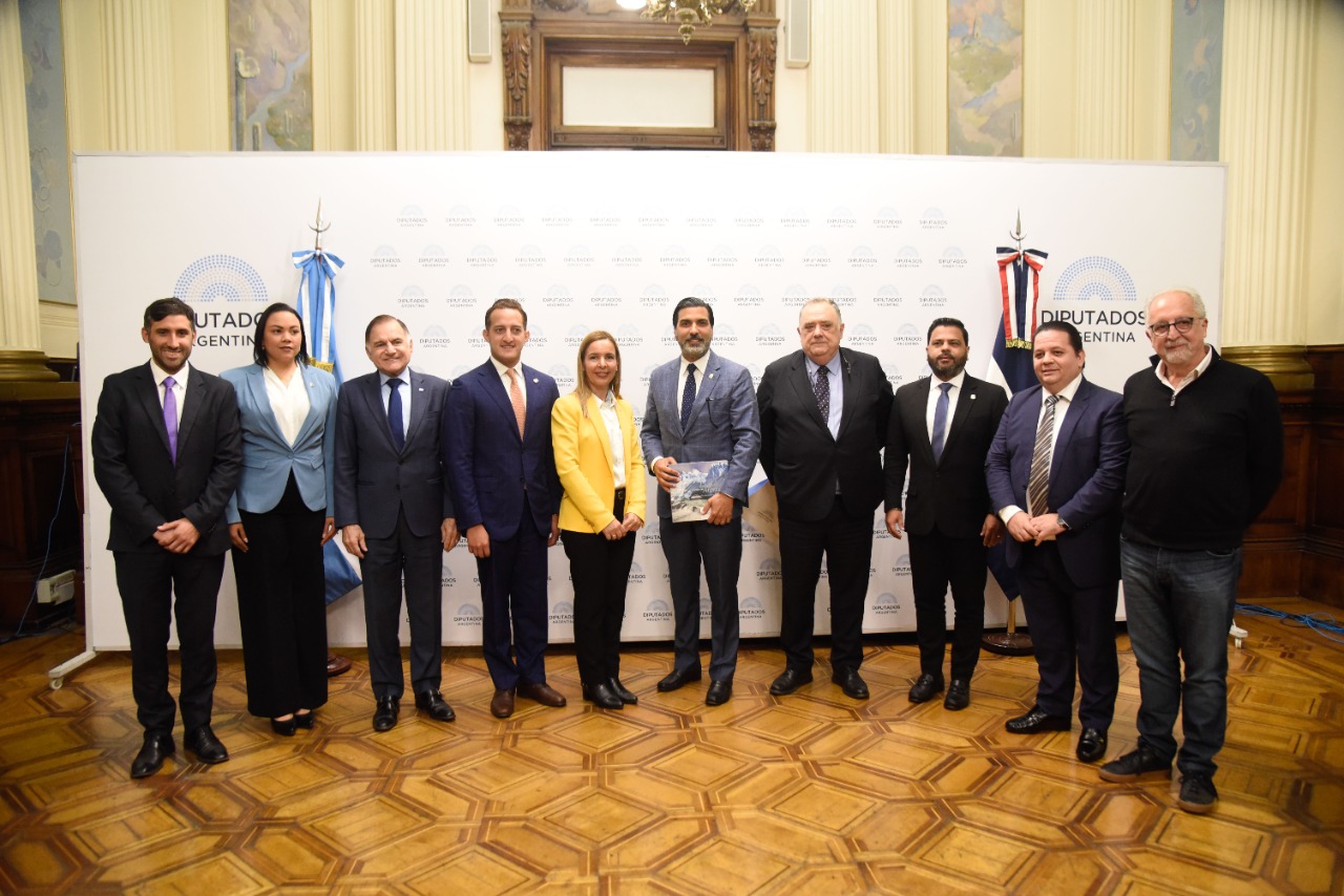 Una delegación de diputados de República Dominicana visitó la HCDN para profundizar las relaciones bilaterales