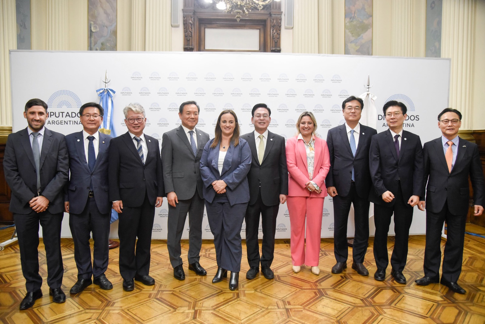 Vicepresidente de la Asamblea de Corea visitó la HCDN