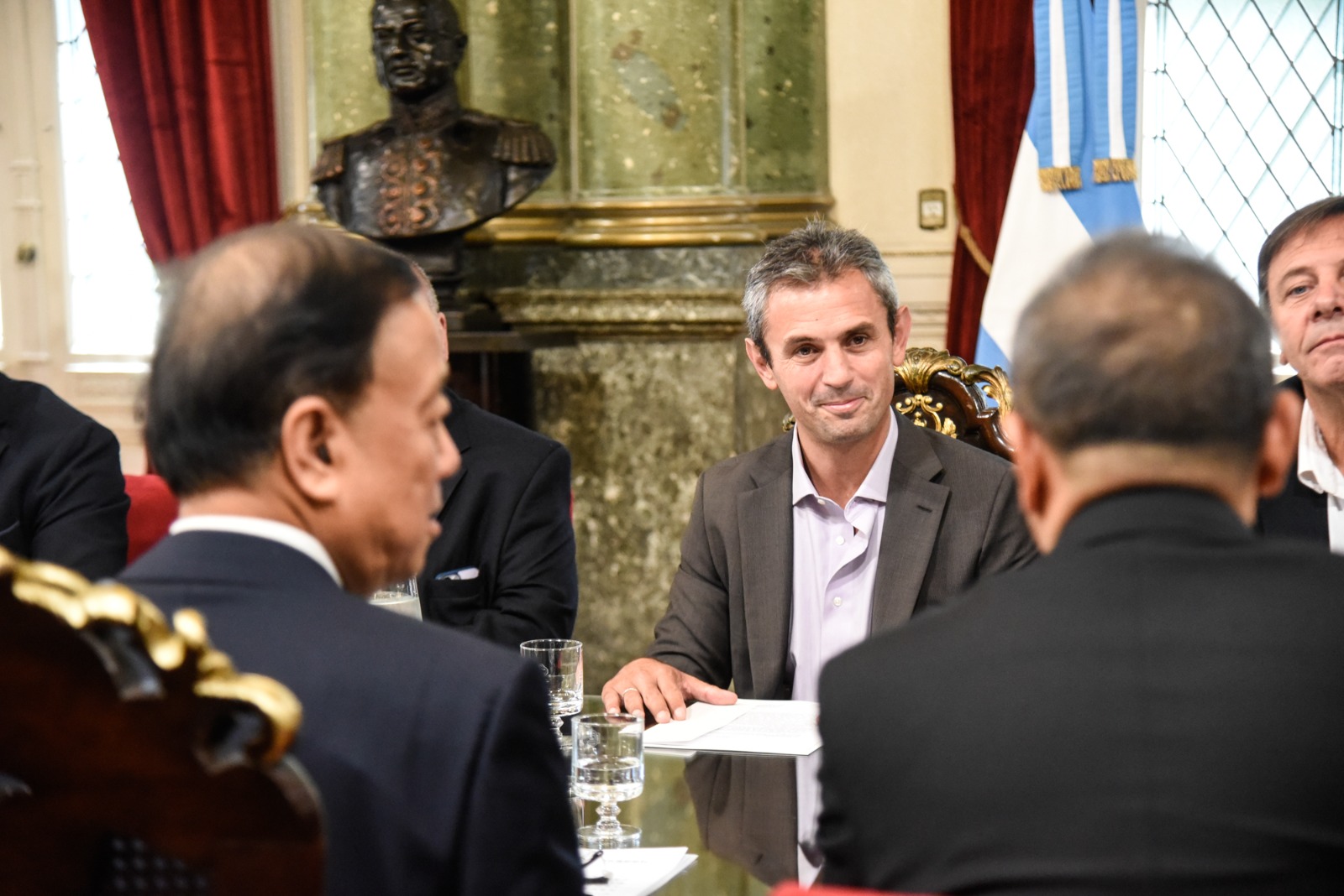 Martín Menem recibió al vicepresidente de la Asamblea Popular China Wu Weihua para afianzar los lazos diplomáticos