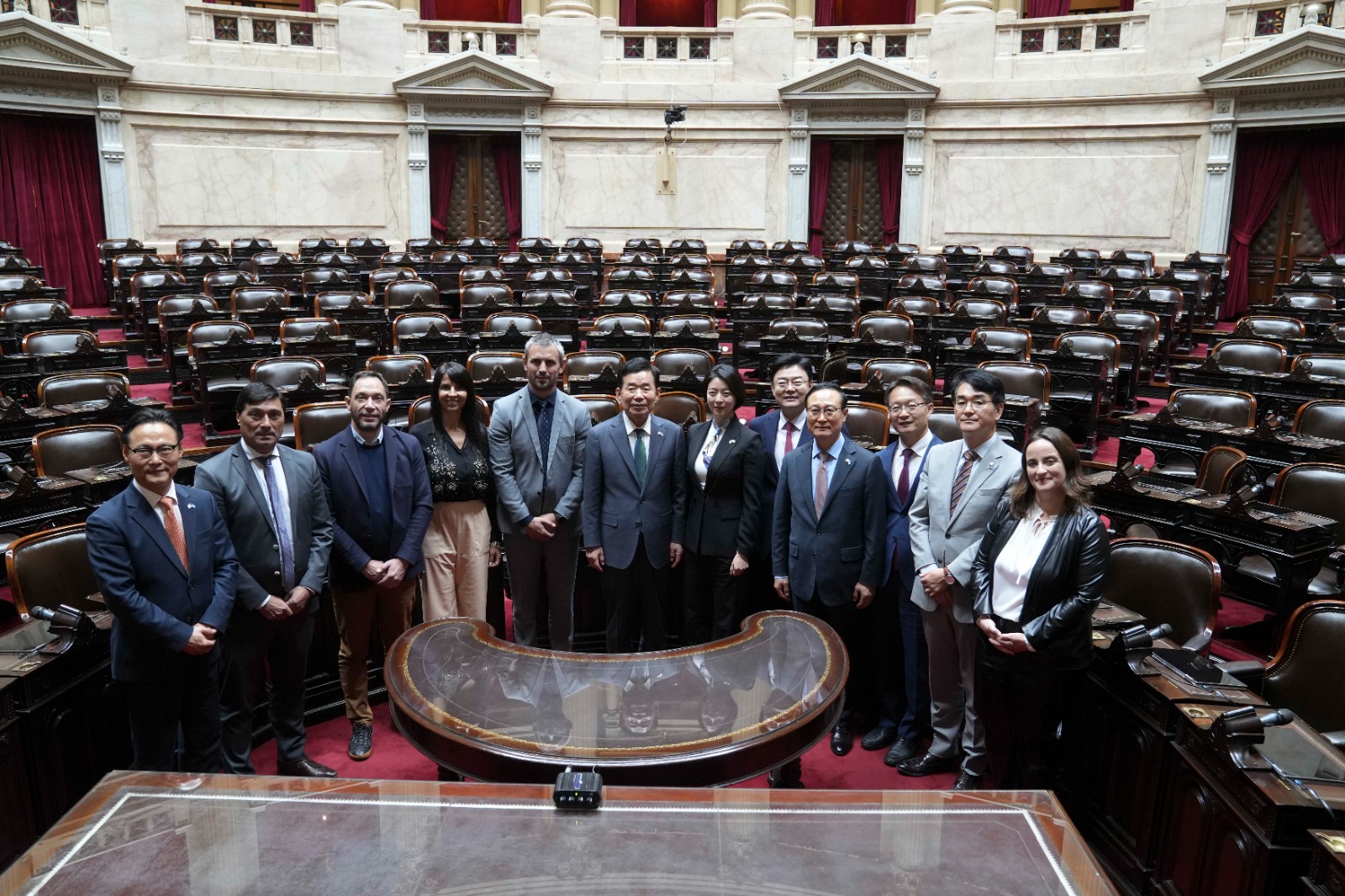 MARTIN MENEM RECIBIÓ POR PRIMERA VEZ AL PRESIDENTE DE LA ASAMBLEA NACIONAL DE COREA DEL SUR, KIM JIM PYO