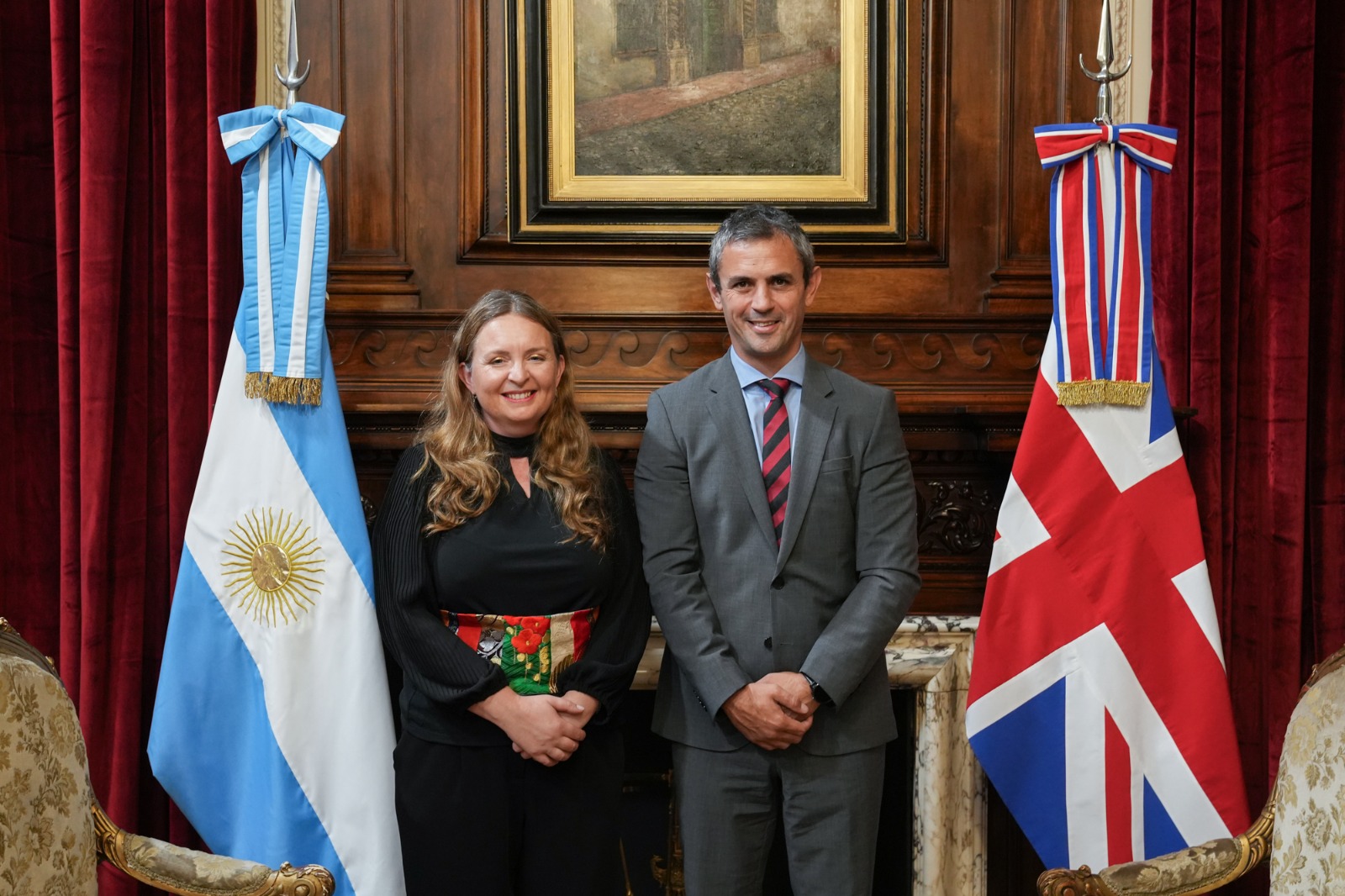 MARTIN MENEM RECIBIÓ A LA EMBAJADORA DEL REINO UNIDO EN DIPUTADOS