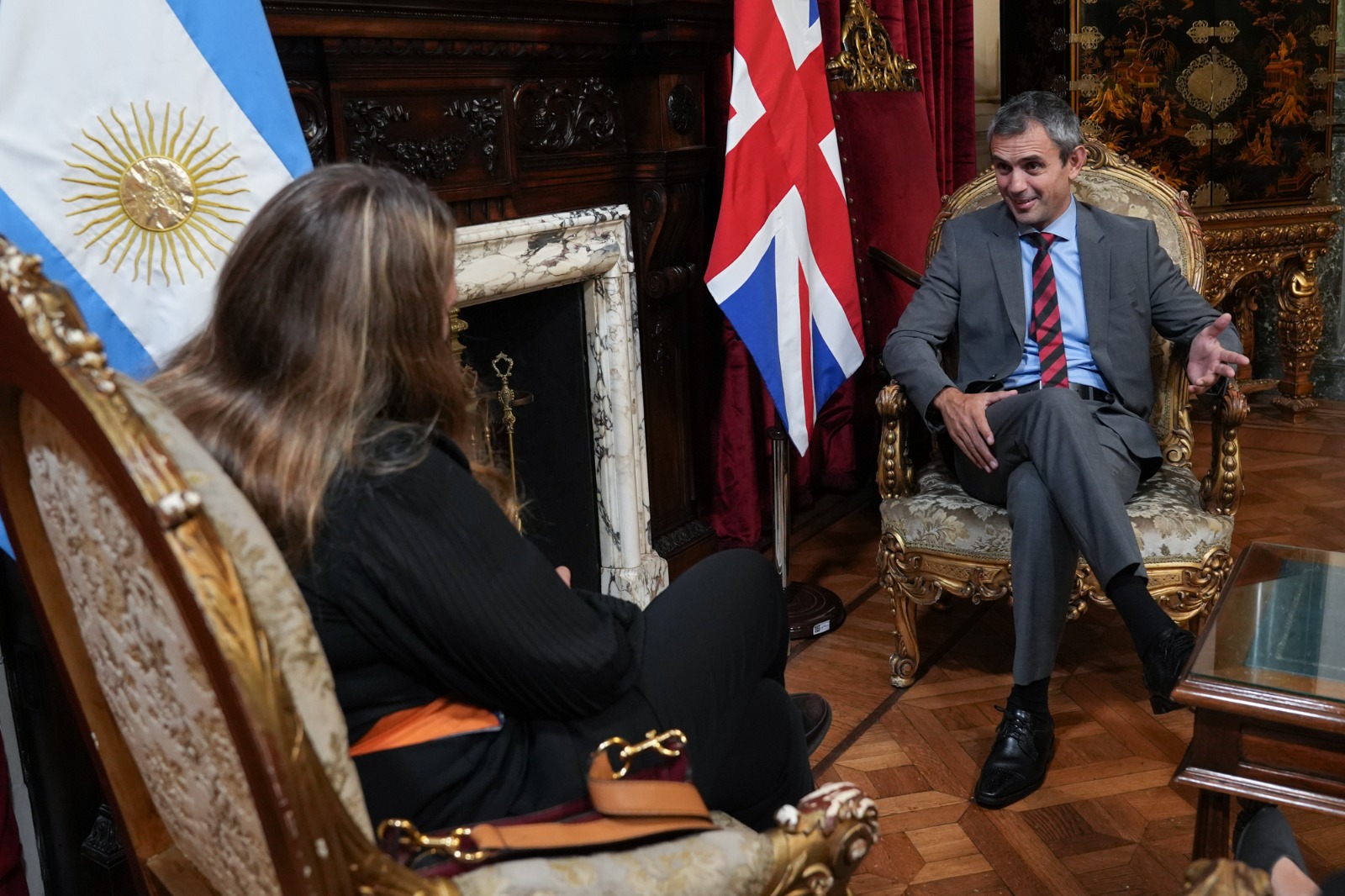 MARTIN MENEM RECIBIÓ A LA EMBAJADORA DEL REINO UNIDO EN DIPUTADOS